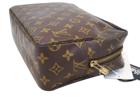 LOUIS VUITTON Monogram Trousse Toilette 28 .